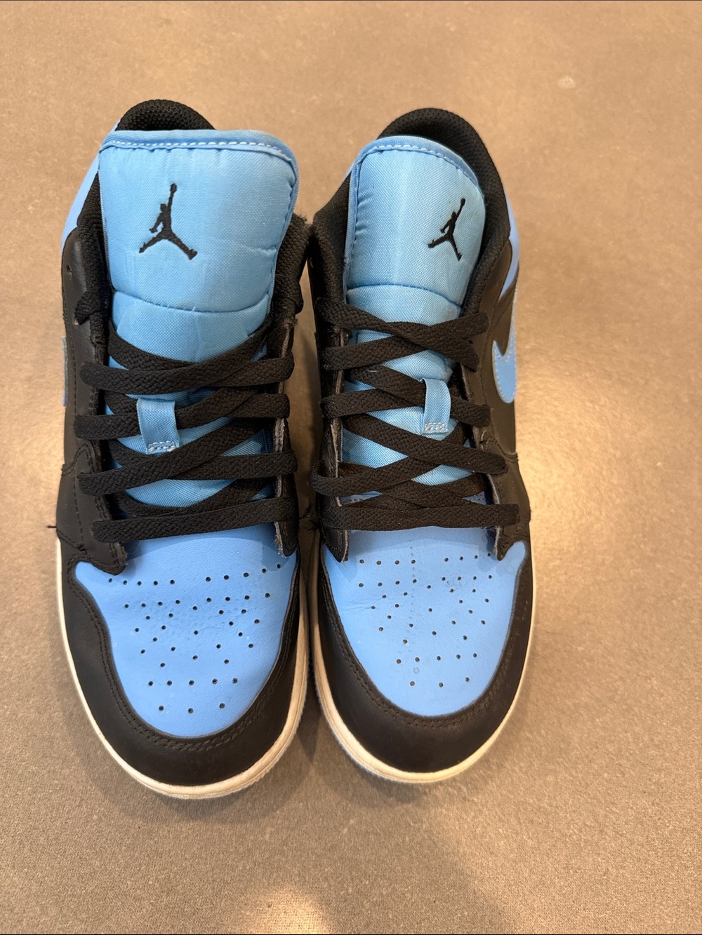 Jordan Low Top Sneakers in Blue and Black